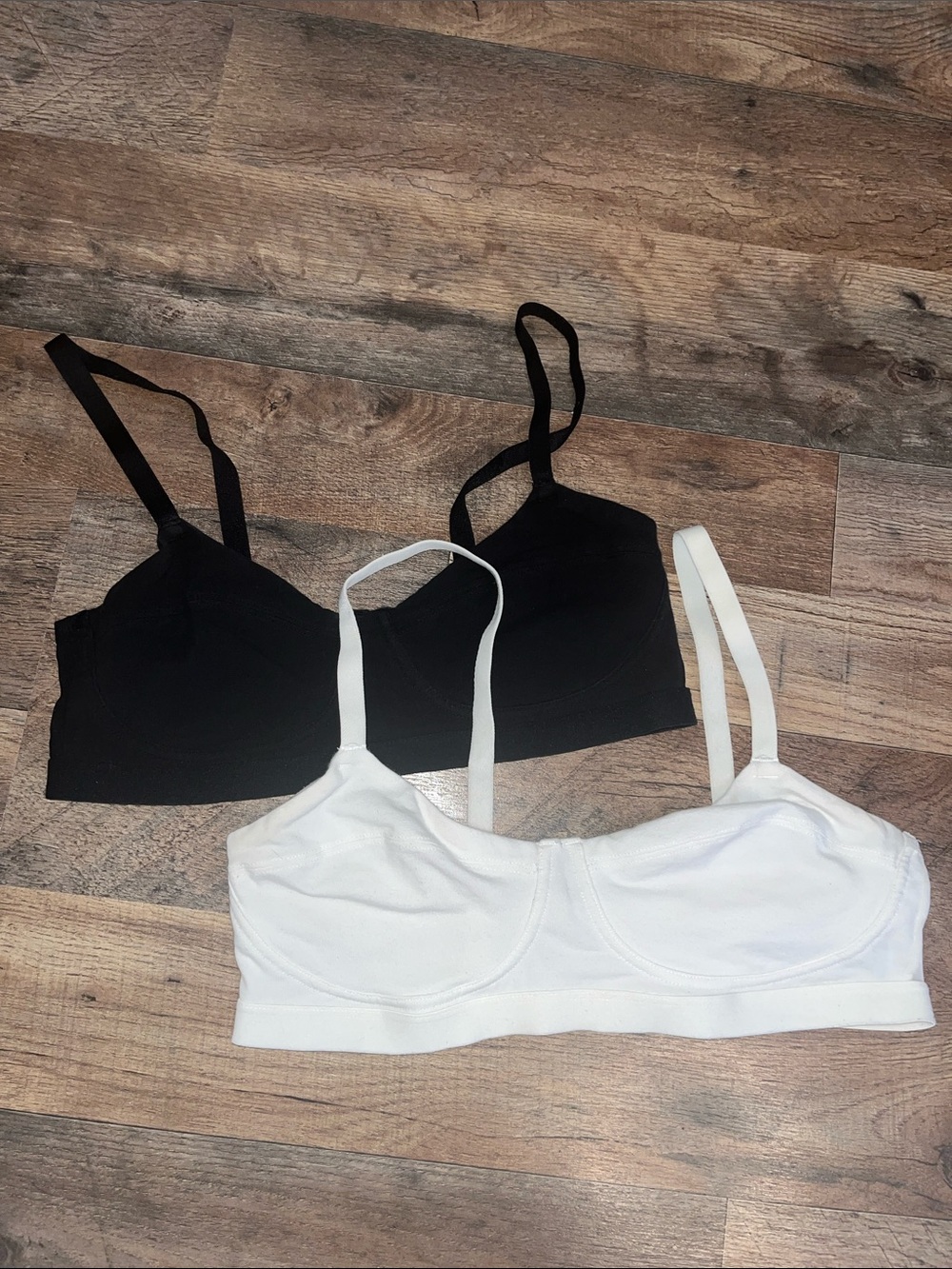 Colsie Black & White Seamless Bralette Set
